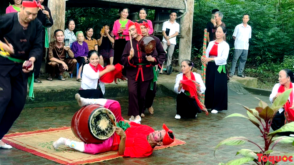 Múa Trống Đu – Exemplary Folk Performing Art of the Mường People in Yên Lập