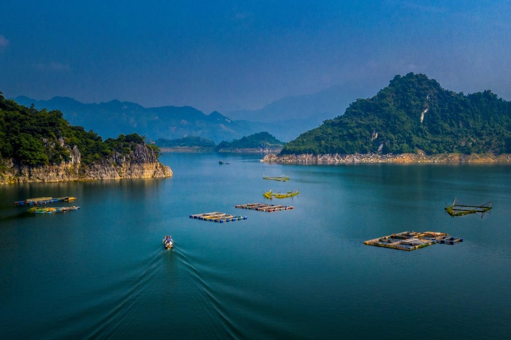 Hoa Binh Lake 1 Day Tour